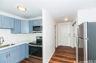 1555 Pohaku St in Honolulu, HI - Building Photo - Building Photo
