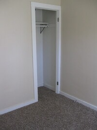 337 E Greenview Ave - 6