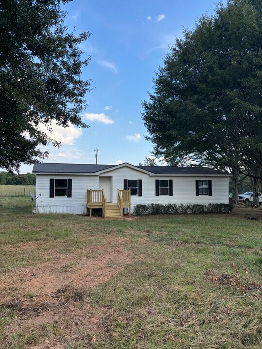297 Forrester Rd in Maysville, GA - Building Photo