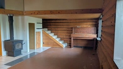 3708 Frenchman Rd in Fairbanks, AK - Building Photo - Building Photo