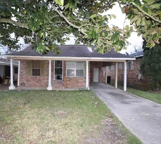 property at 2654 Sheldon Dr