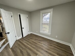 333 S Ball St in Webb City, MO - Building Photo - Building Photo
