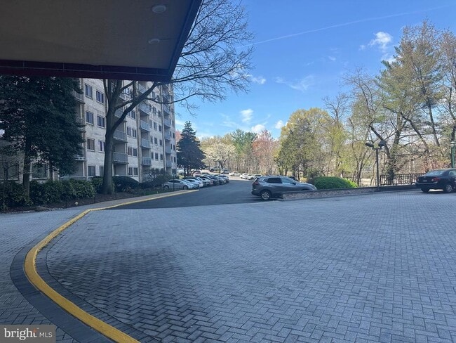 2500 N Van Dorn St in Alexandria, VA - Building Photo - Building Photo