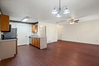 2721 La Jolla Ct in Glenn Heights, TX - Building Photo - Building Photo