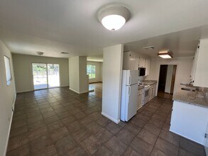 2855 La Colina Way in Carmichael, CA - Building Photo - Building Photo