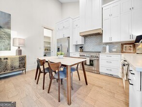 10866 Serenbe Ln in Palmetto, GA - Foto de edificio - Building Photo