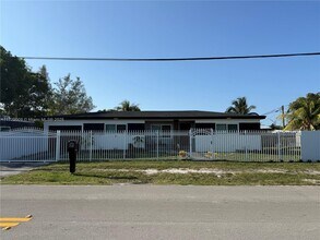 1040 SW 30th Ave in Fort Lauderdale, FL - Building Photo - Building Photo