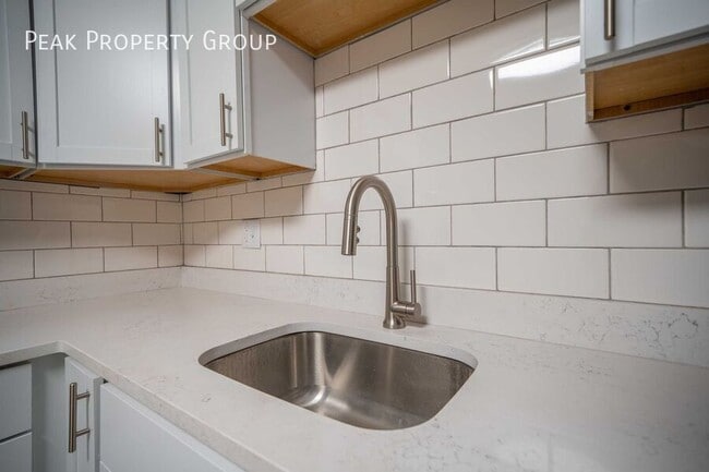 1236 Indianola Ave in Columbus, OH - Building Photo - Building Photo