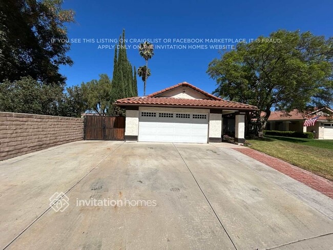 1752 Willowbrook Ln
