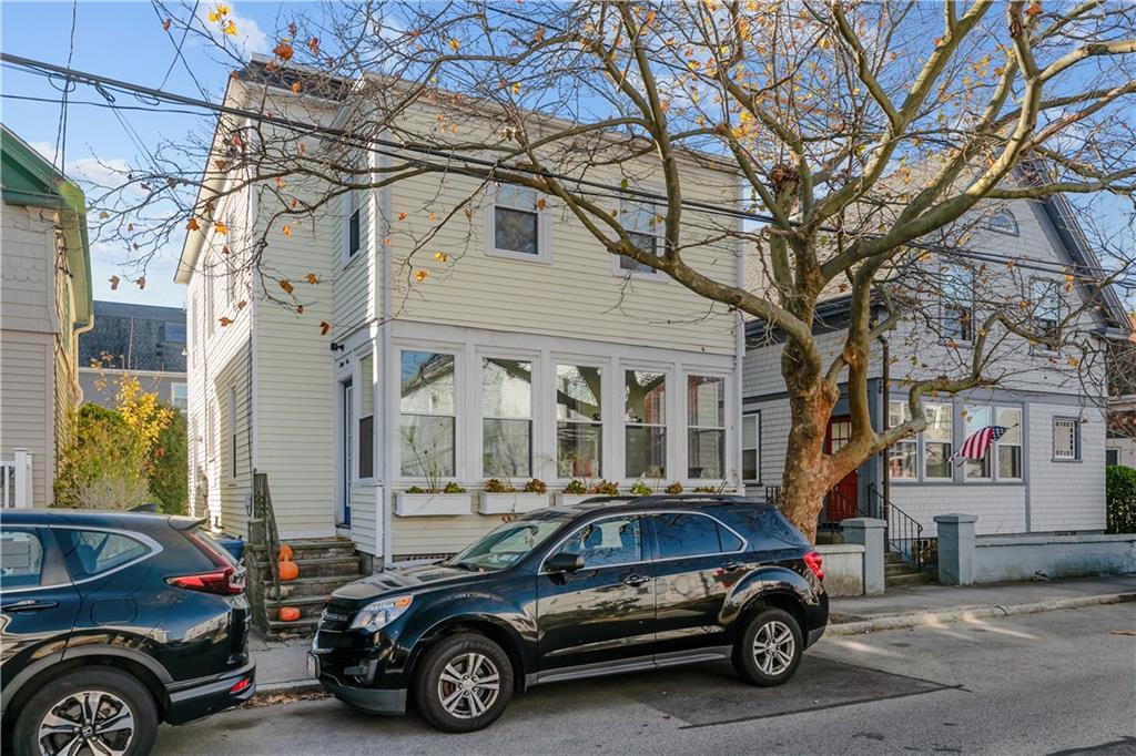 31 W Narragansett Ave-Unit -1 in Newport, RI - Building Photo