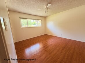 7130 Reichmuth Way in Sacramento, CA - Foto de edificio - Building Photo