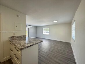1413 N Dixie Hwy in Fort Lauderdale, FL - Building Photo - Building Photo