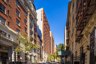 250 W 103rd St in New York, NY - Building Photo - Primary Photo