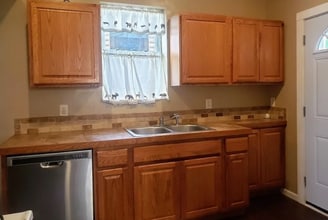 231 N Elm St in Butler, PA - Foto de edificio - Building Photo