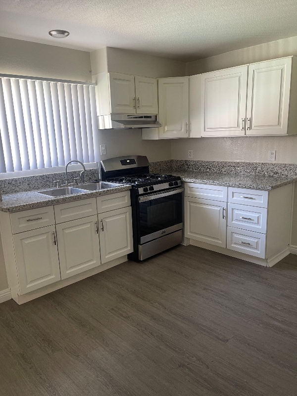 14323 Cerise Ave in Hawthorne, CA - Building Photo - Building Photo