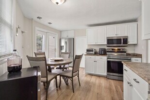 13 Knowlton St in Boston, MA - Building Photo