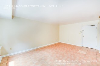 2710 Macomb St NW-Unit -Apt 112 in Washington, DC - Building Photo - Building Photo