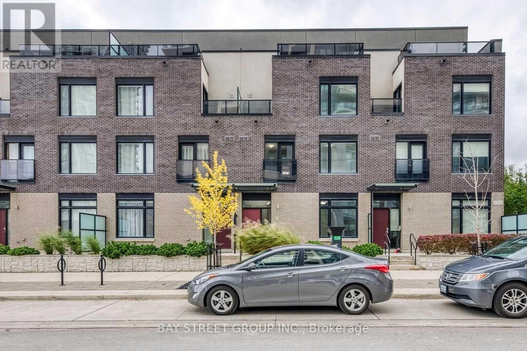 4050-4050 Parkside Village Dr in Mississauga, ON - Building Photo
