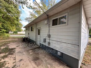 5441 Bayside Dr in Dayton, OH - Foto de edificio - Building Photo