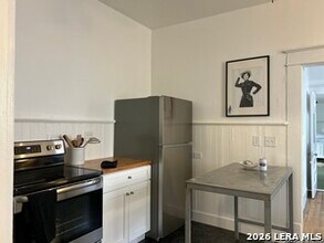 2213 N Flores St in San Antonio, TX - Building Photo - Building Photo