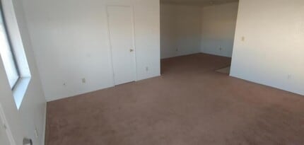2692 W Shauna Dr in Golden Valley, AZ - Building Photo - Building Photo