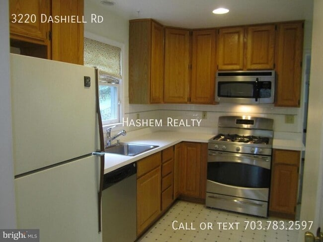 3220 Dashiell Rd in Falls Church, VA - Building Photo - Building Photo