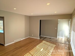 9715 Carleton St in Chilliwack, BC - Building Photo - Building Photo