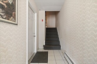 15-25 209th St-Unit -1 in Queens, NY - Building Photo - Building Photo