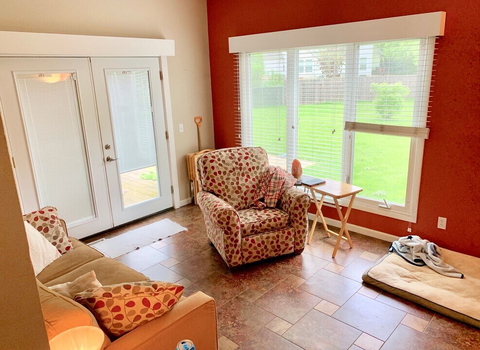 10 Westbrook Cir in Madison, WI - Building Photo