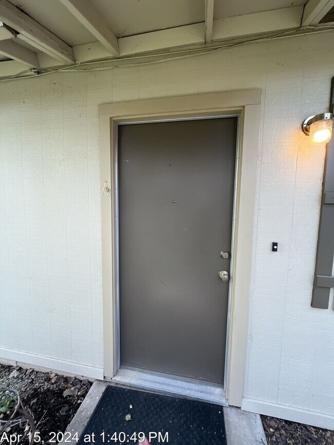 6221 Casita Ave in Carmichael, CA - Building Photo - Building Photo