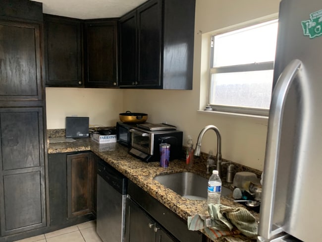 104 NE 2nd St in Dania Beach, FL - Building Photo - Building Photo