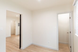 1208 Daisy Ave, Unit 09 in Long Beach, CA - Foto de edificio - Building Photo