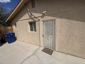702 W Calle Castile in Tucson, AZ - Building Photo - Building Photo