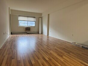 333 Grand Ave in Palisades Park, NJ - Building Photo - Building Photo