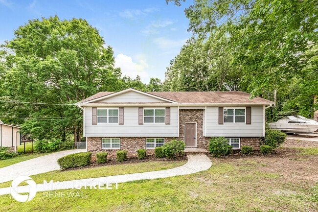 property at 245 Foxglen Rd