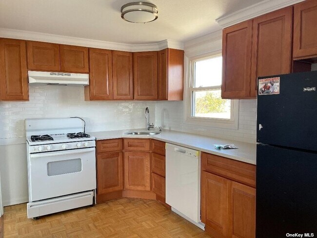 529 E Chester St in Long Beach, NY - Foto de edificio - Building Photo