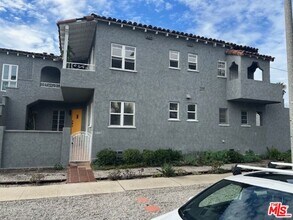 1601 Stearns Dr in Los Angeles, CA - Building Photo - Building Photo