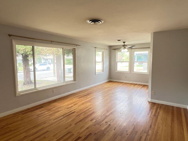 2708 Drake St in Bakersfield, CA - Building Photo - Building Photo