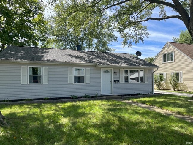 property at 1941 Lynwood Dr