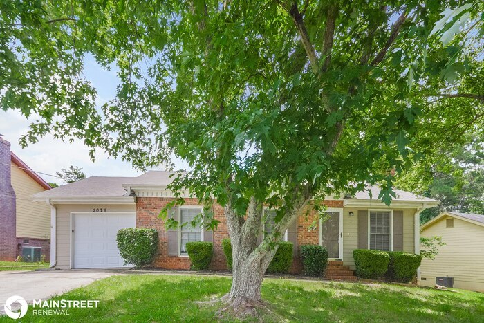 2078 Marbut Ln in Lithonia, GA - Building Photo