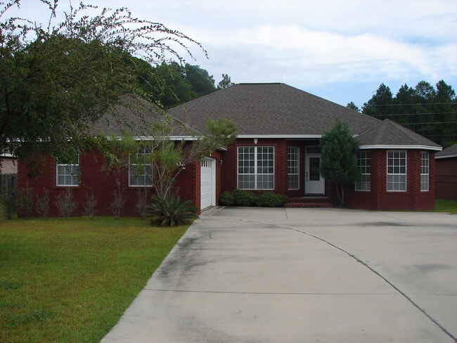 property at 3402 Hillcrest Dr