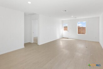 316 Alligator Crk in Seguin, TX - Building Photo - Building Photo