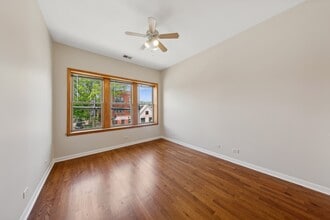 2227 N Western Ave, Unit 2 in Chicago, IL - Foto de edificio - Building Photo