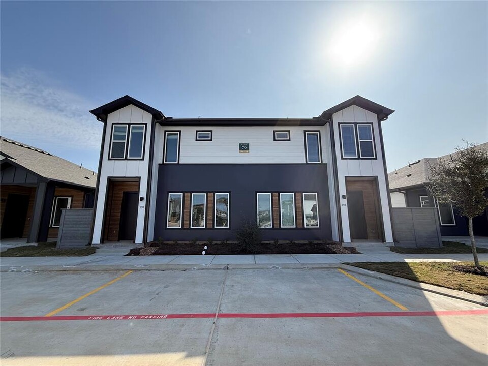33200 Forest W St in Magnolia, TX - Building Photo