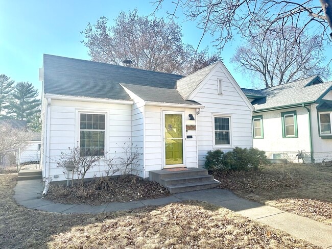 2938 Hayes St NE in Minneapolis, MN - Building Photo - Building Photo