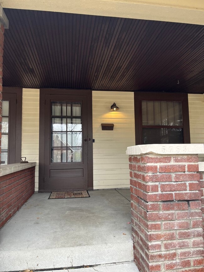 5753 E New York St in Indianapolis, IN - Building Photo - Building Photo