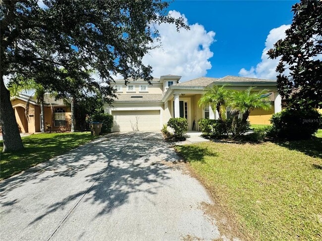 property at 2327 Meadow Oak Cir