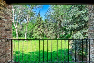 Nicollet Woods Apartments in Bloomington, MN - Building Photo - Interior Photo