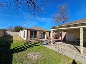 8319 Wind Veil Dr, Unit 1N in Houston, TX - Building Photo - Building Photo