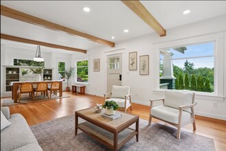 152 S Palatine Hill Rd in Portland, OR - Building Photo - Building Photo
